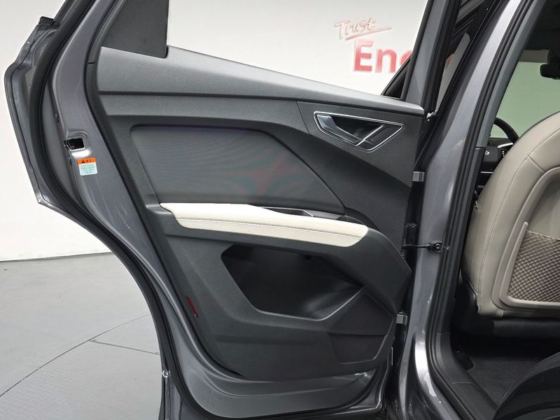 2026 Audi e-tron 45 Premium photo 25