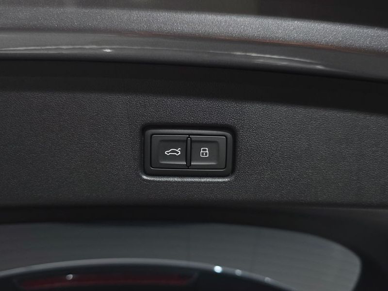 2026 Audi e-tron 45 Premium photo 27