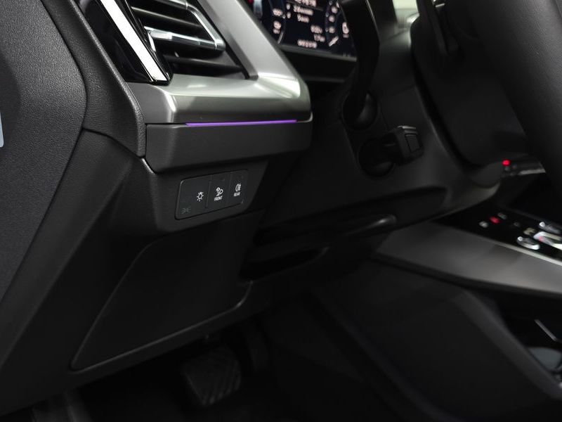 2026 Audi e-tron 45 Premium photo 28