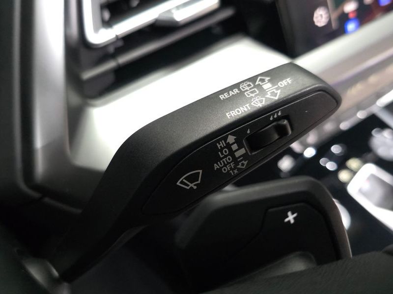 2026 Audi e-tron 45 Premium photo 29