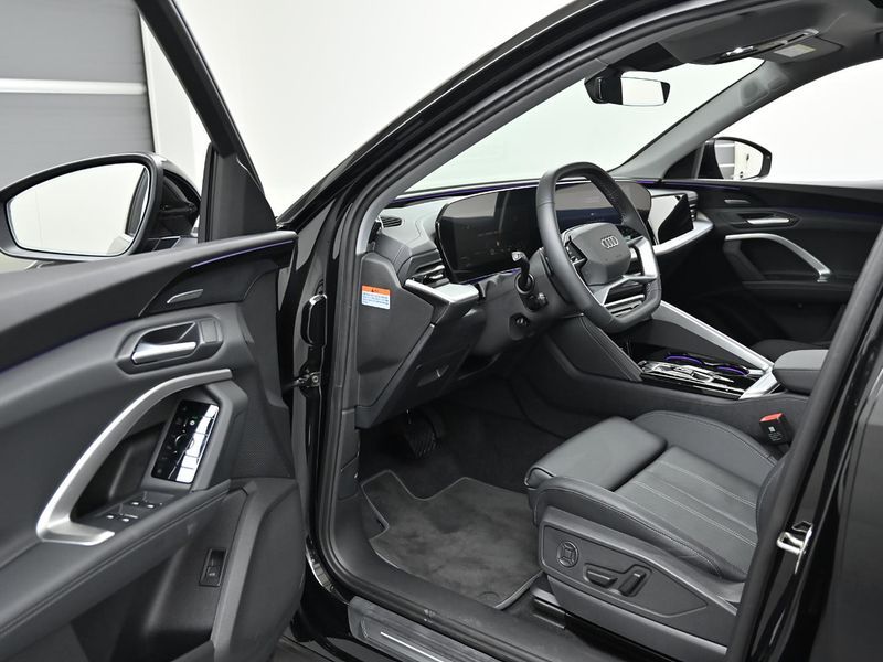 2025 Audi Q5 40 TFSI Quattro Advanced Sportback photo 11