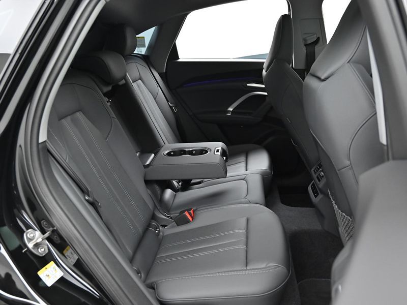 2025 Audi Q5 40 TFSI Quattro Advanced Sportback photo 12