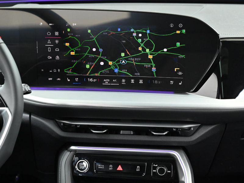 2025 Audi Q5 40 TFSI Quattro Advanced Sportback photo 14