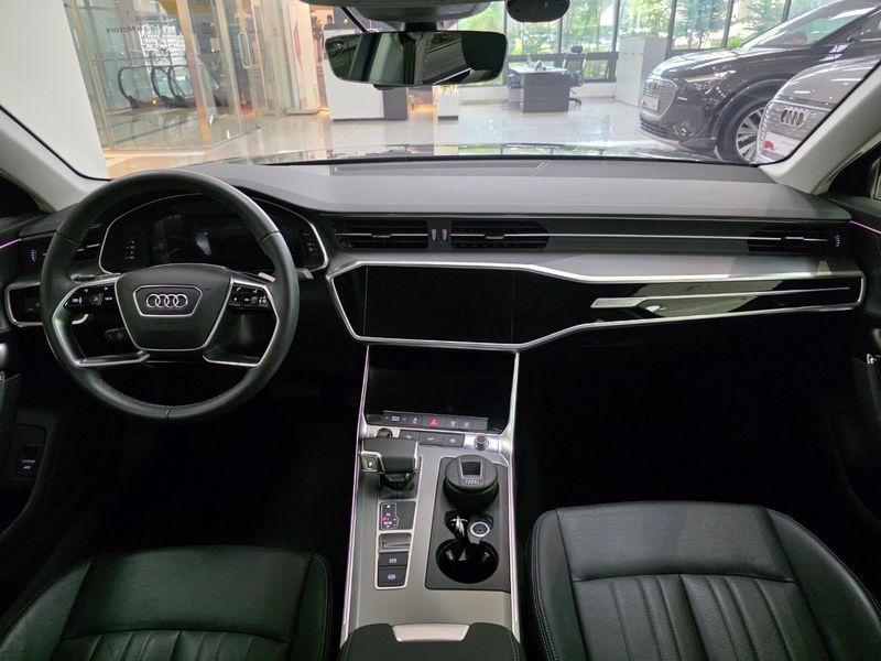 2025 Audi A6 45 TFSI photo 7