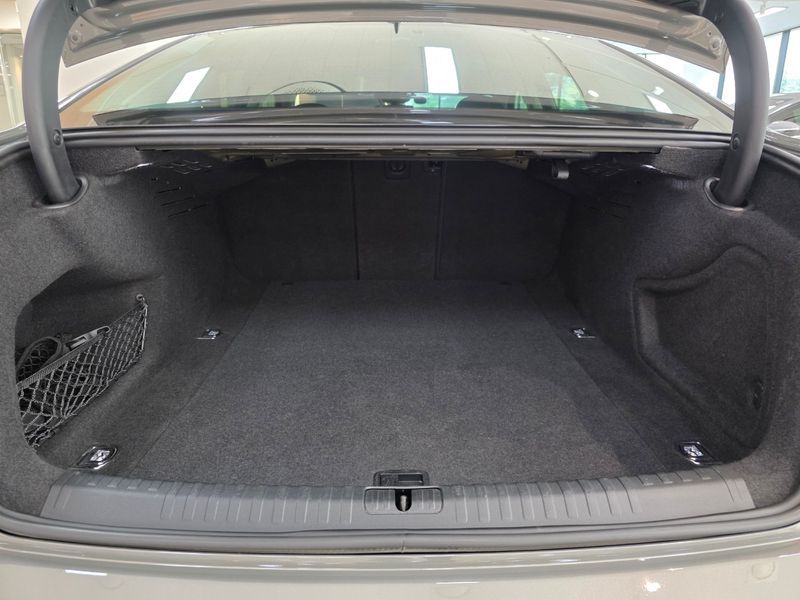 2025 Audi A6 45 TFSI photo 18