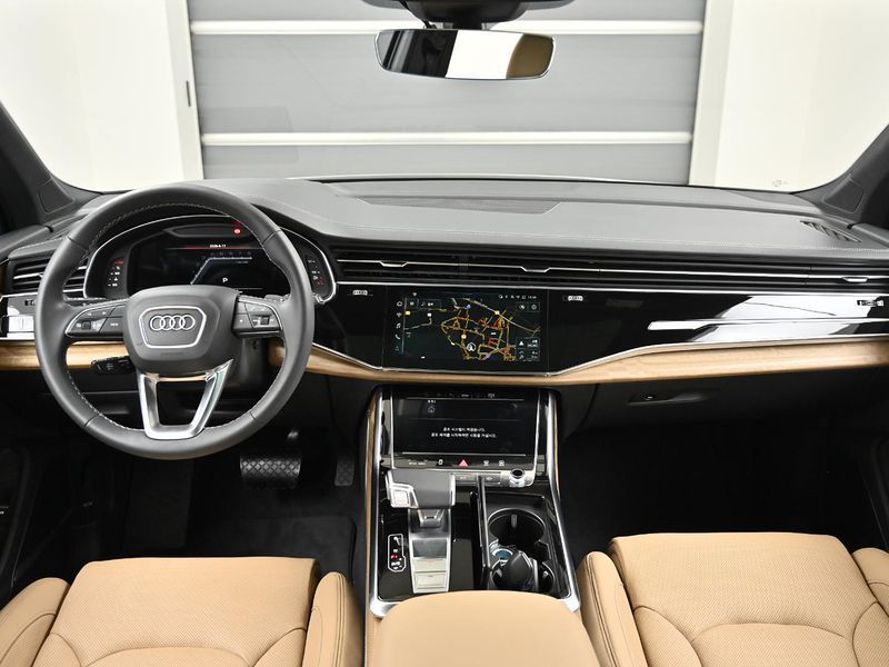 2025 Audi Q7 55 TFSI Quattro photo 7
