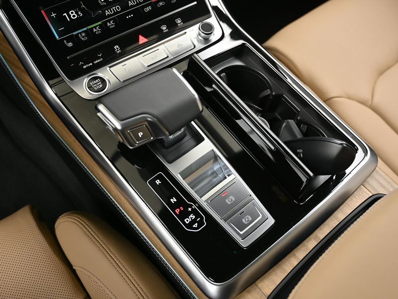 2025 Audi Q7 55 TFSI Quattro photo 9