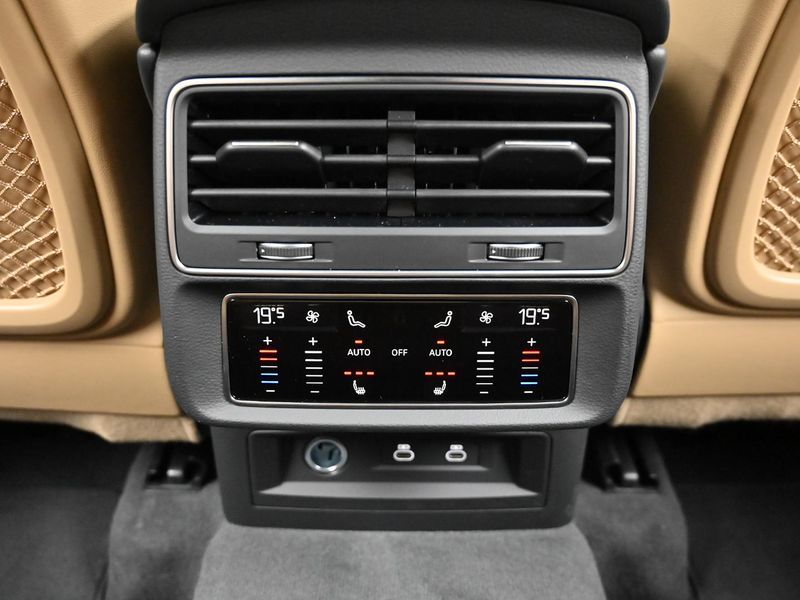 2025 Audi Q7 55 TFSI Quattro photo 16
