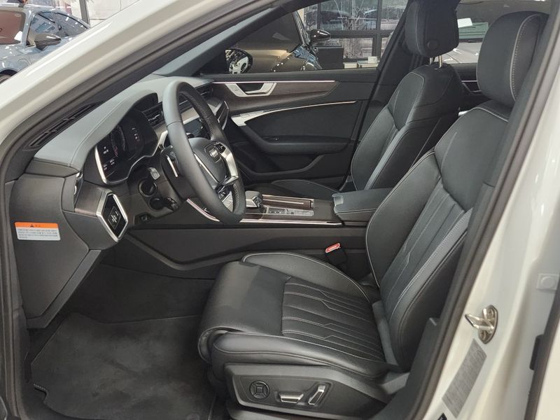 2025 Audi A6 45 TFSI Premium photo 14