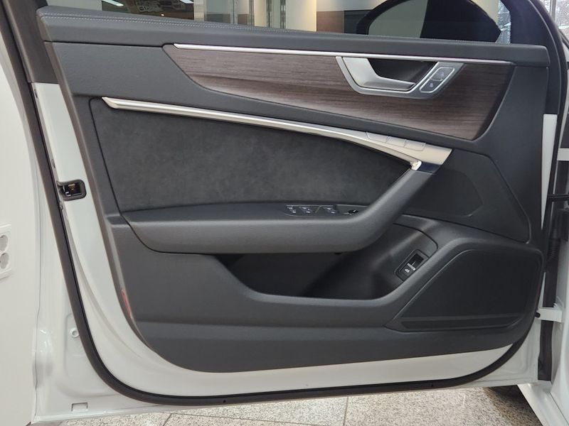 2025 Audi A6 45 TFSI Premium photo 15