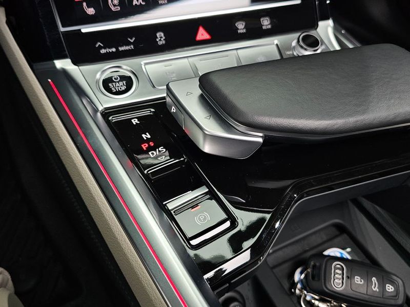 2023 Audi e-tron 55 Quattro photo 9