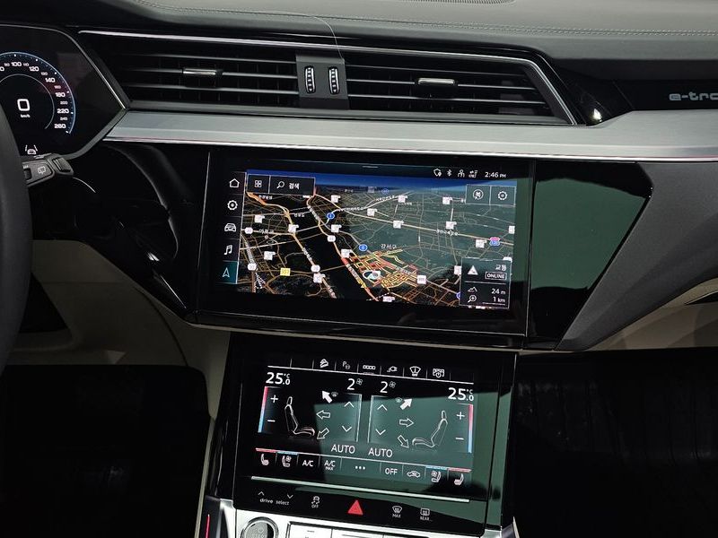 2023 Audi e-tron 55 Quattro photo 14