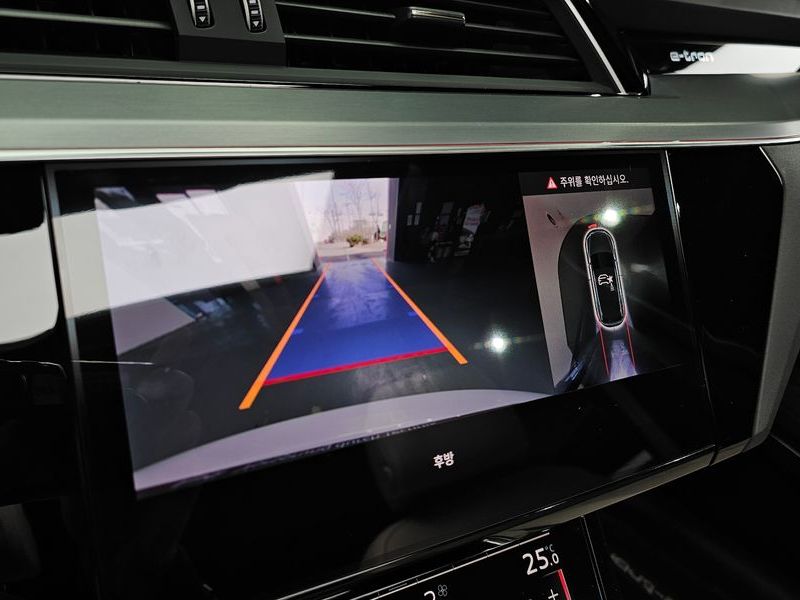 2023 Audi e-tron 55 Quattro photo 15