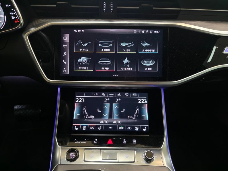 2024 Audi A7 55 TFSI e Quattro Premium photo 12