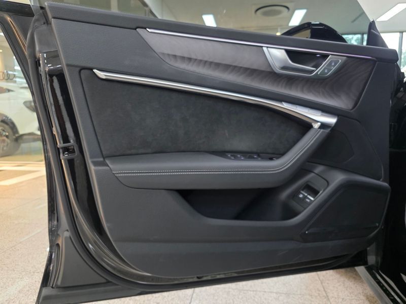 2024 Audi A7 55 TFSI e Quattro Premium photo 18