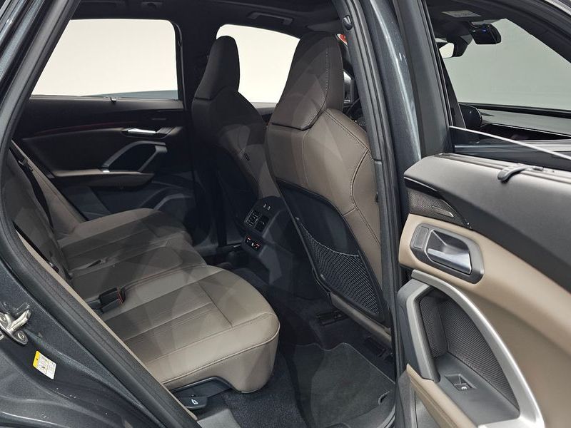 2025 Audi Q5 40 TFSI Quattro S Line photo 12