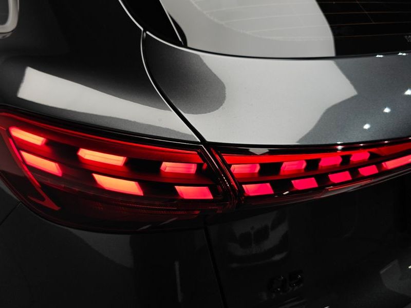 2025 Audi Q5 40 TFSI Quattro S Line photo 23