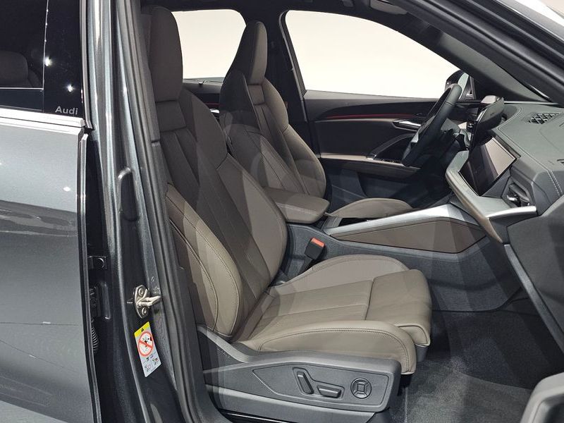 2025 Audi Q5 40 TFSI Quattro S Line photo 26
