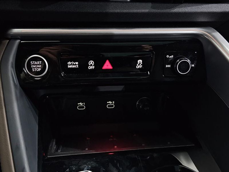 2025 Audi Q5 40 TFSI Quattro S Line photo 29
