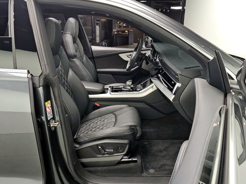 2021 Audi Q8 50 TDI Quattro Premium photo 12