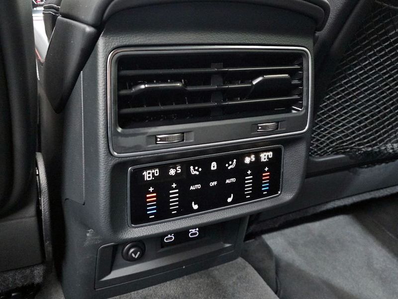 2021 Audi Q8 50 TDI Quattro Premium photo 17