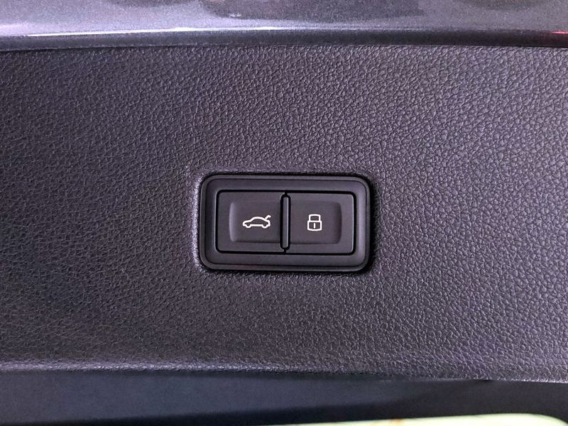 2021 Audi Q8 50 TDI Quattro Premium photo 20