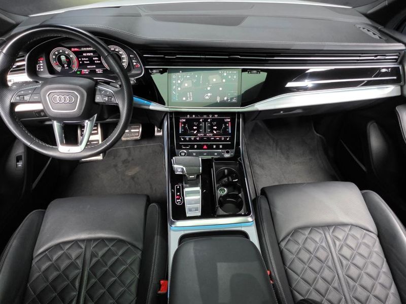 2023 Audi Q7 55 TFSI Quattro Premium photo 7