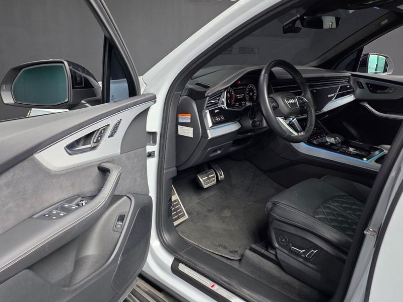 2023 Audi Q7 55 TFSI Quattro Premium photo 10