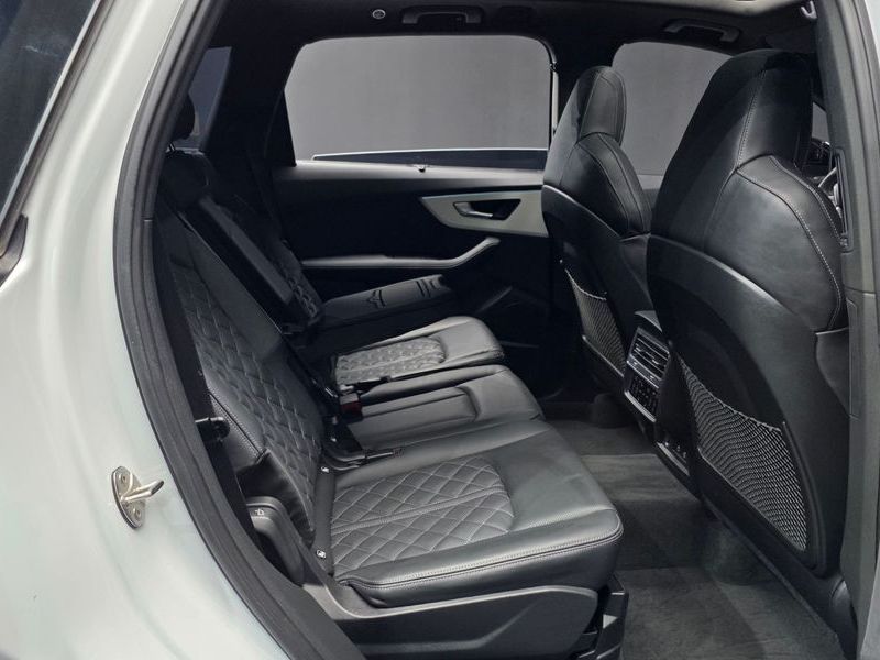 2023 Audi Q7 55 TFSI Quattro Premium photo 12