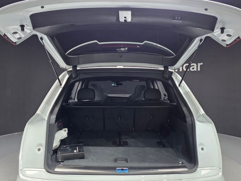 2023 Audi Q7 55 TFSI Quattro Premium photo 20