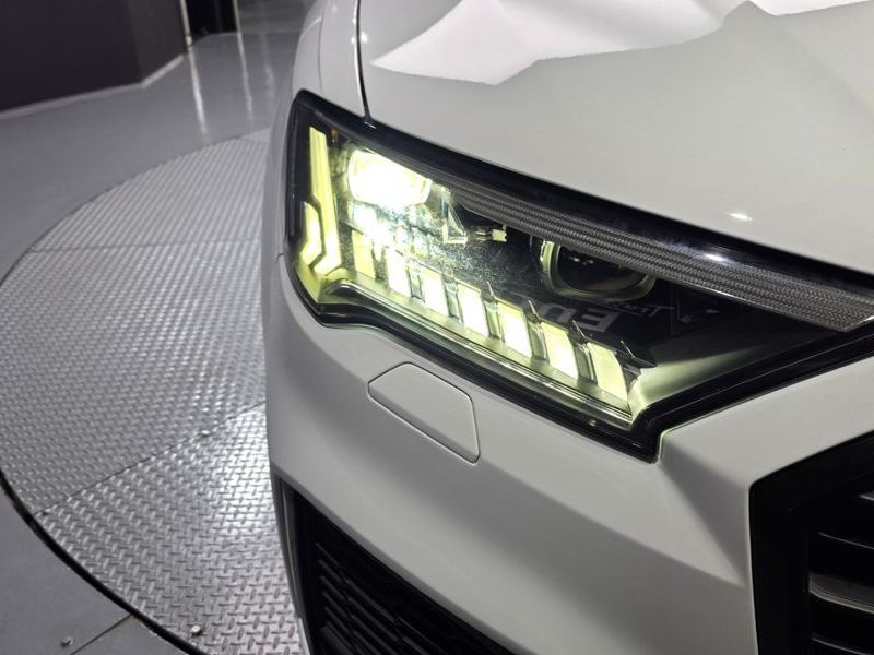 2023 Audi Q7 55 TFSI Quattro Premium photo 22