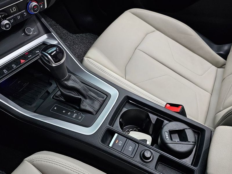 2024 Audi Q3 40 TFSI Quatrro Sport Back photo 9