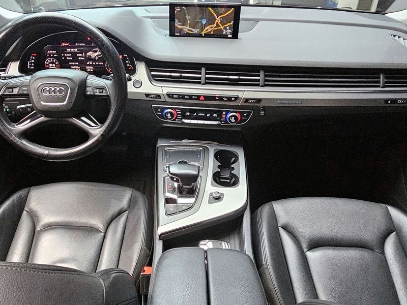 2019 Audi Q7 45 TFSI Quattro photo 7
