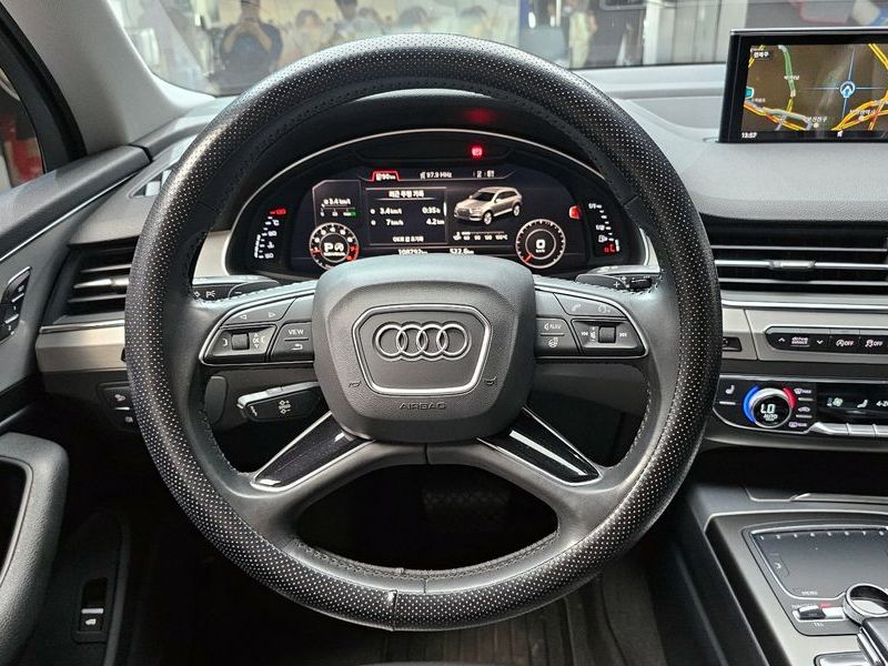 2019 Audi Q7 45 TFSI Quattro photo 13