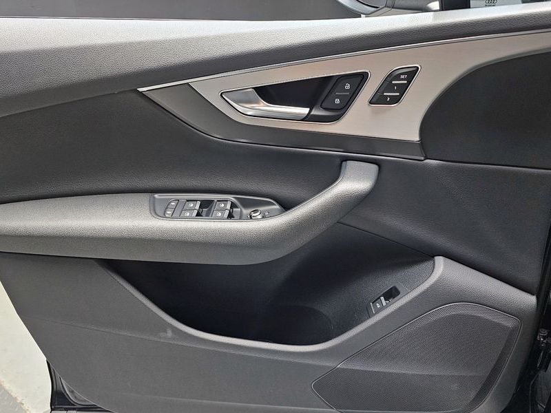 2019 Audi Q7 45 TFSI Quattro photo 24