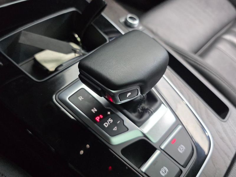 2023 Audi Q5 40 TDI Quattro Premium Sportback photo 9