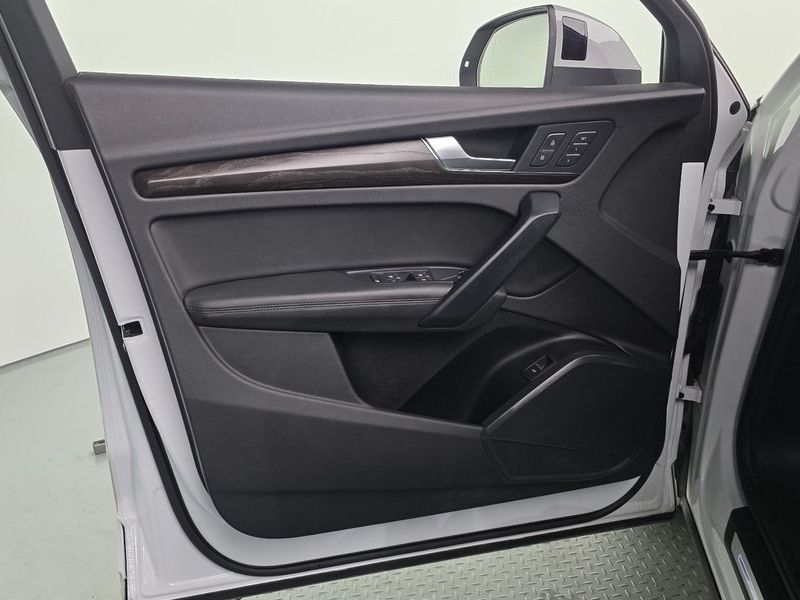 2023 Audi Q5 40 TDI Quattro Premium Sportback photo 24