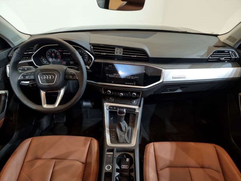 2025 Audi Q3 40 TFSI Quattro photo 7