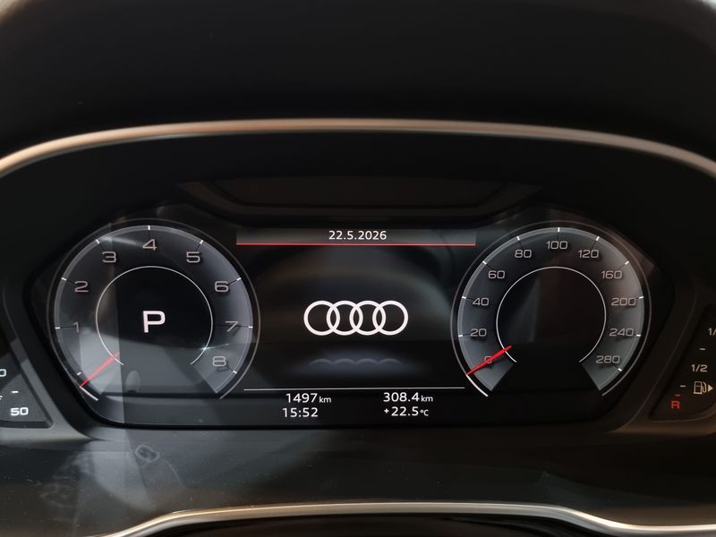 2025 Audi Q3 40 TFSI Quattro photo 8