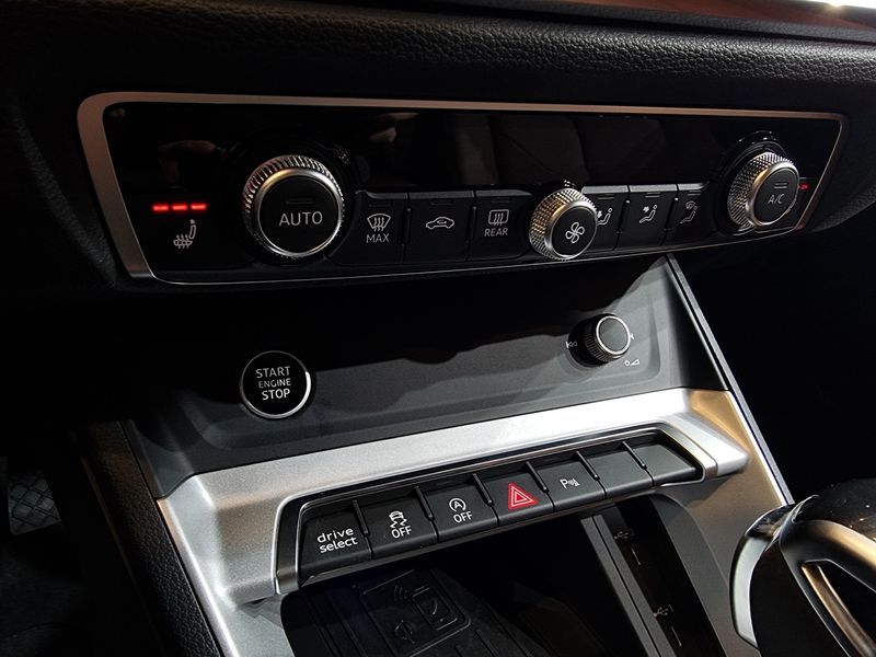 2025 Audi Q3 40 TFSI Quattro photo 16