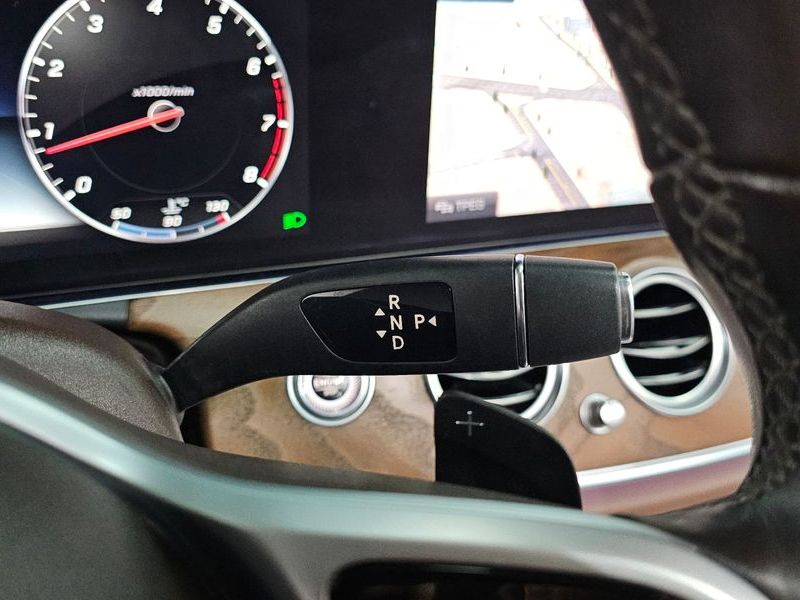2020 Mercedes-Benz E-Class E300 4MATIC Exclusive photo 9