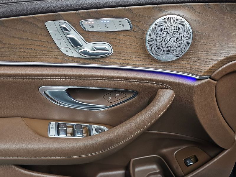 2020 Mercedes-Benz E-Class E300 4MATIC Exclusive photo 17