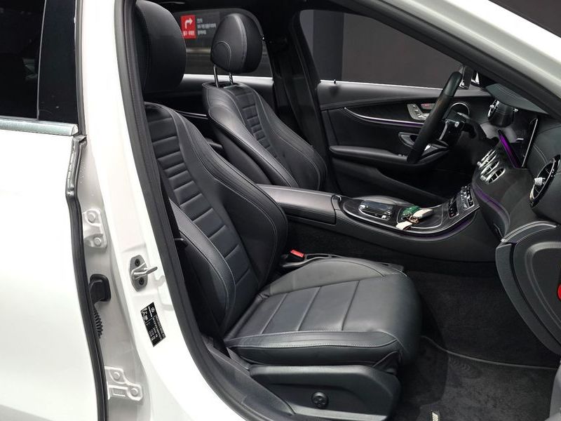 2021 Mercedes-Benz E-Class E220d 4MATIC AMG Line photo 11