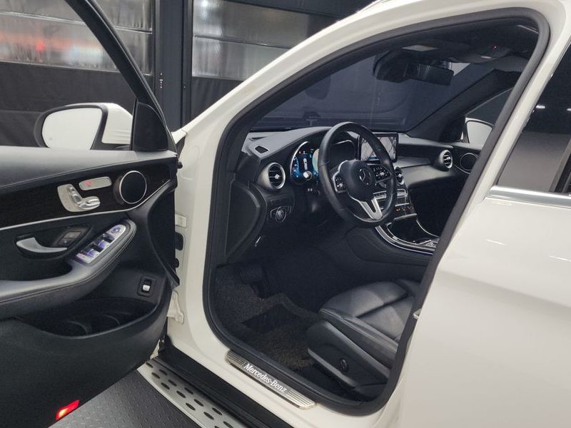 2020 Mercedes-Benz C-Class GLC300 4MATIC photo 10
