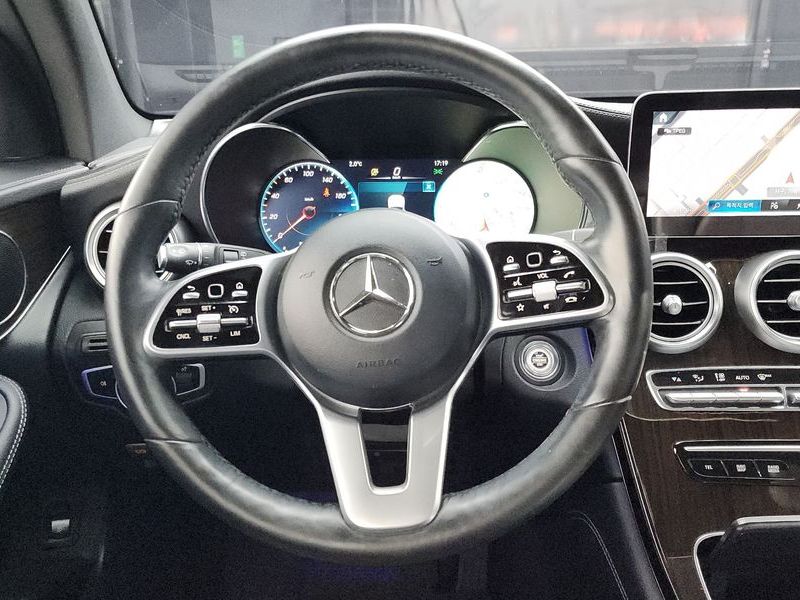 2020 Mercedes-Benz C-Class GLC300 4MATIC photo 13