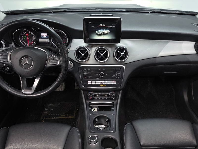 2019 Mercedes-Benz A-Class GLA220 Premium photo 7