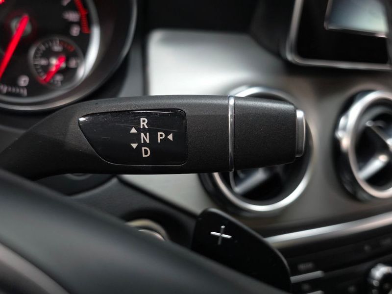 2019 Mercedes-Benz A-Class GLA220 Premium photo 9