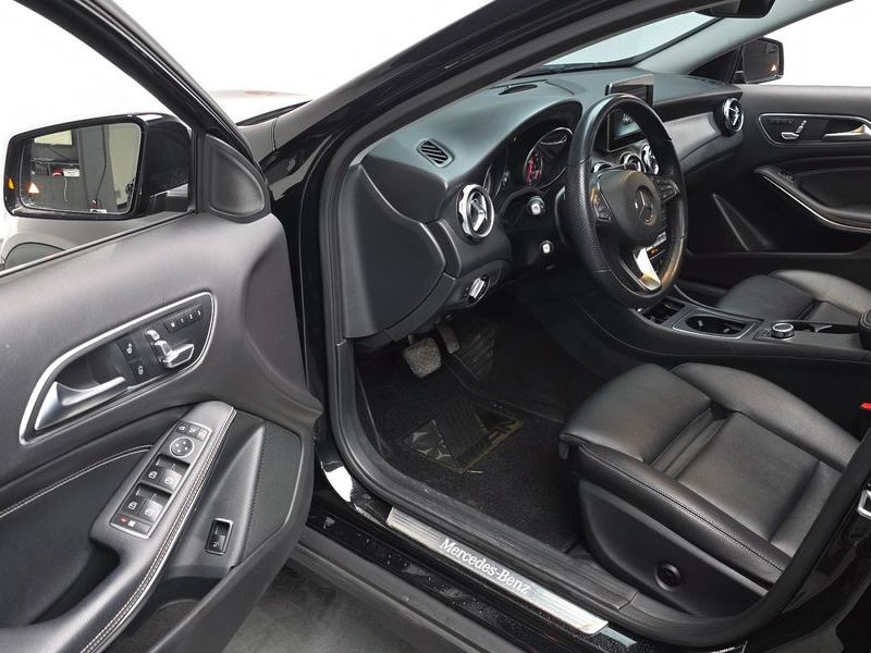 2019 Mercedes-Benz A-Class GLA220 Premium photo 11