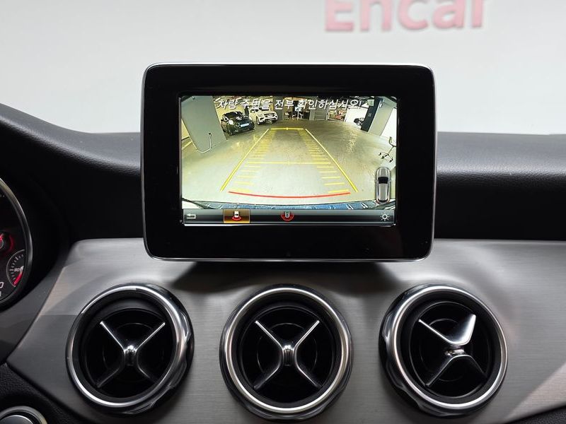 2019 Mercedes-Benz A-Class GLA220 Premium photo 15