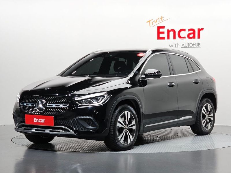 2021 Mercedes-Benz A-Class GLA220 photo 1